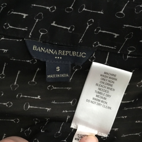 Banana Republic Sheer Button Down - Picture 9 of 10